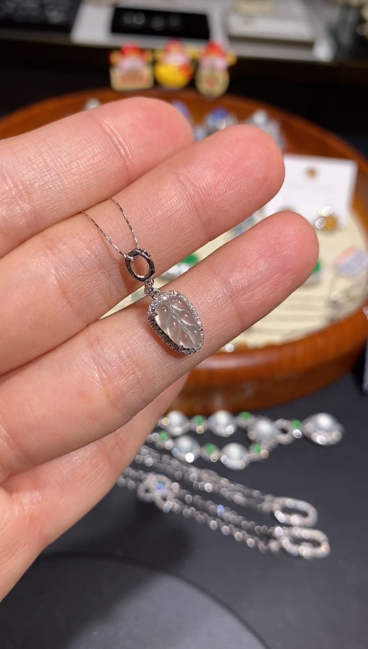 【闪购商品】翡翠吊坠(不含链)18K金镶嵌 吊坠