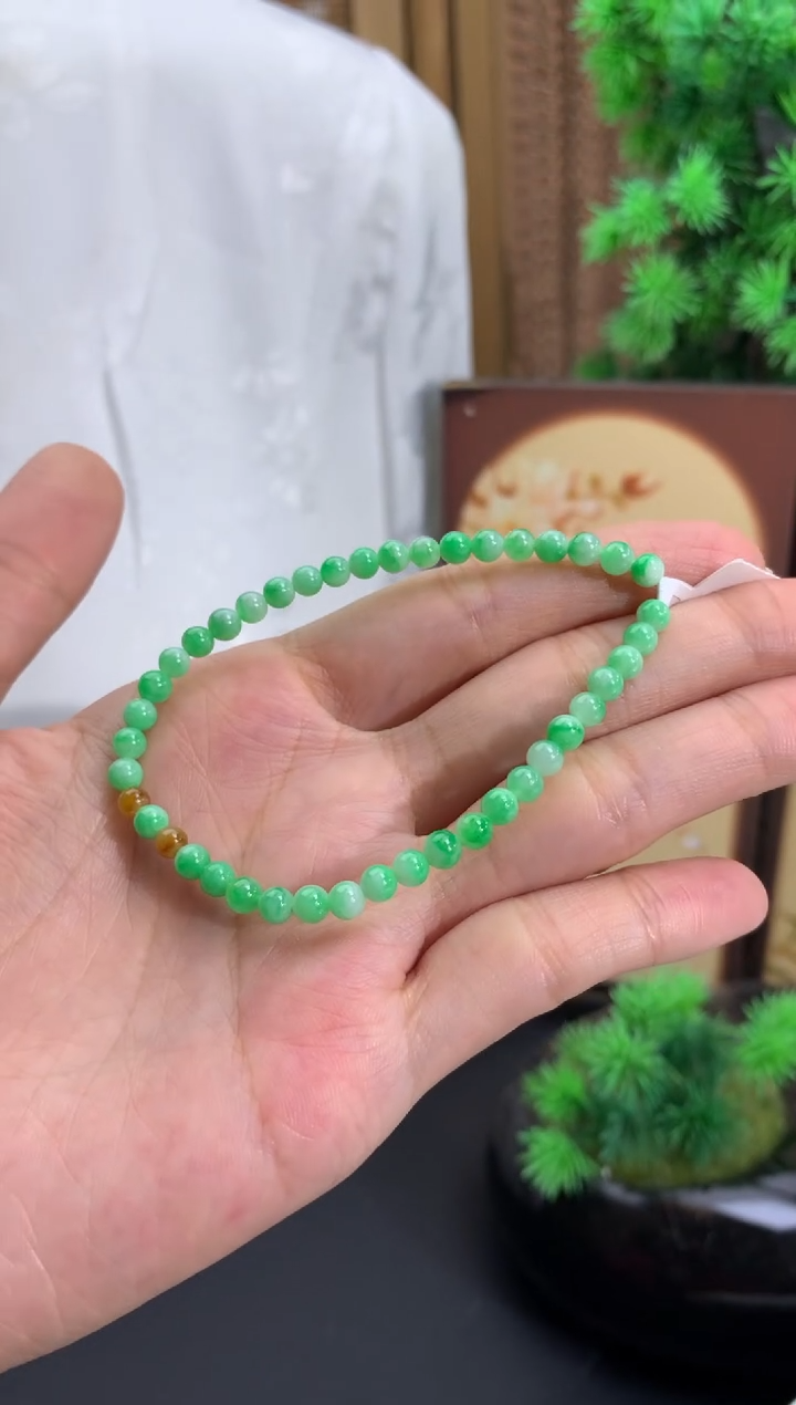 未镶嵌手串翡翠细糯果绿 卡4mm