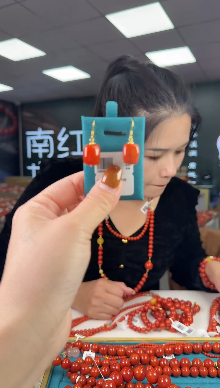 银S925镶嵌耳钩南红玛瑙多样发其一/2509070288
