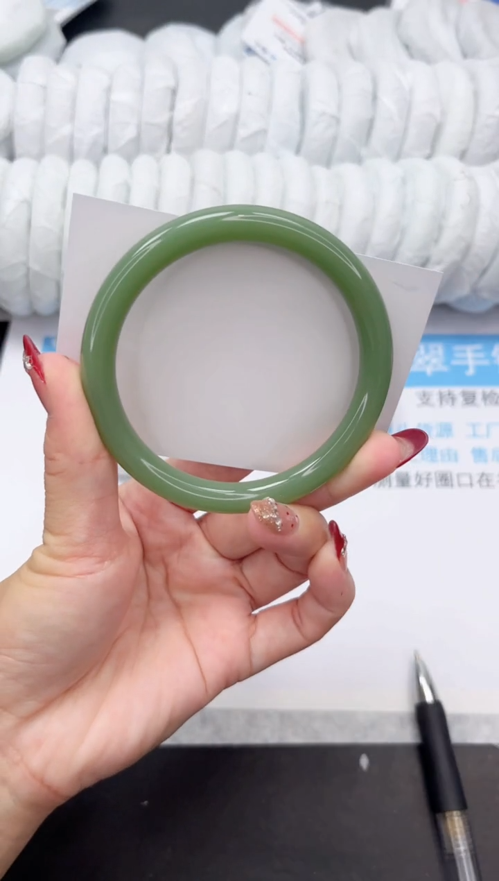 未镶嵌手镯石英质玉27-61.6HSYT