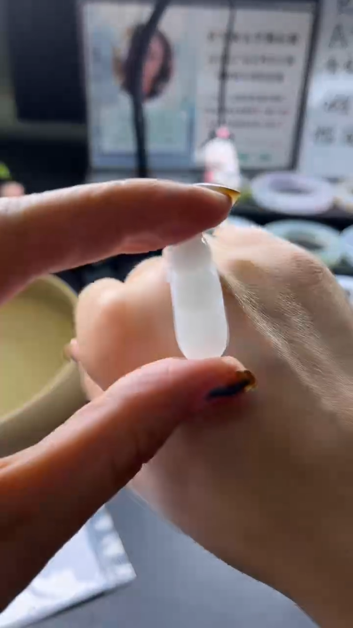 【闪购商品】翡翠吊坠(赠链)未镶嵌翡翠豆子单样发一件