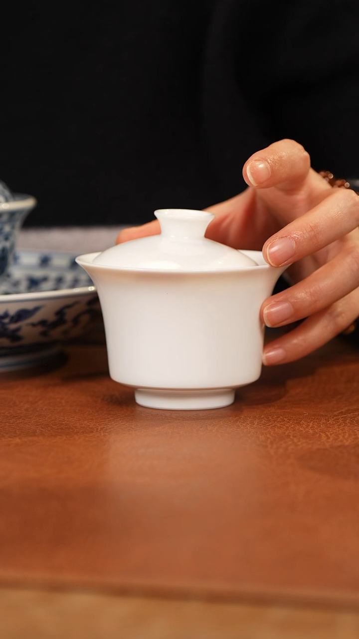 【闪购商品】杯景德镇白胎马蹄盖碗