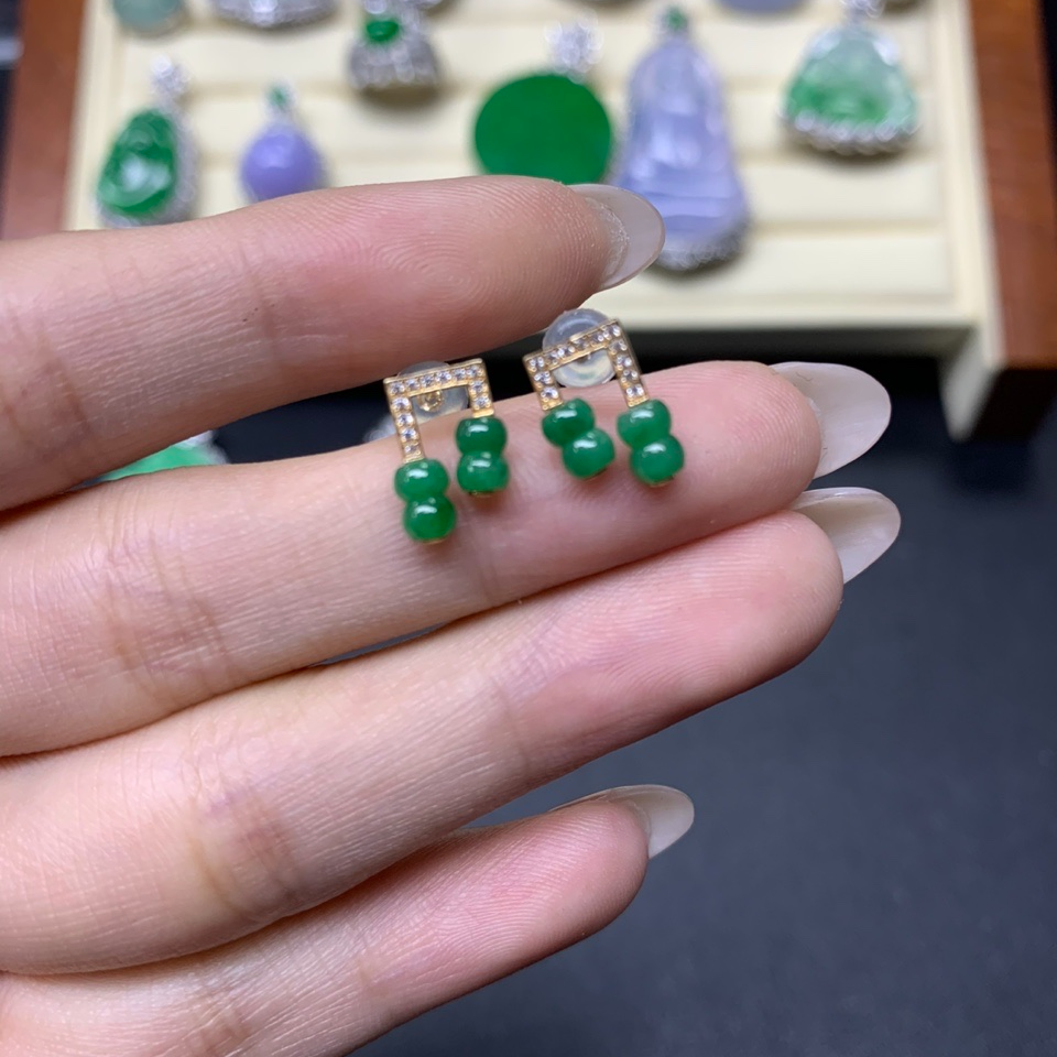 天然缅甸A货18K翡翠耳饰20.12