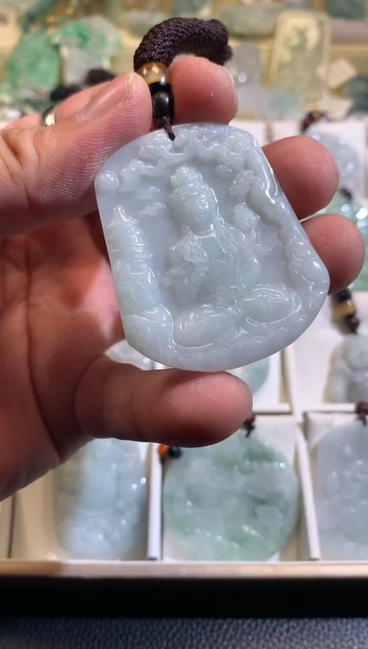 【闪购商品】翡翠颈饰未镶嵌02/25/332