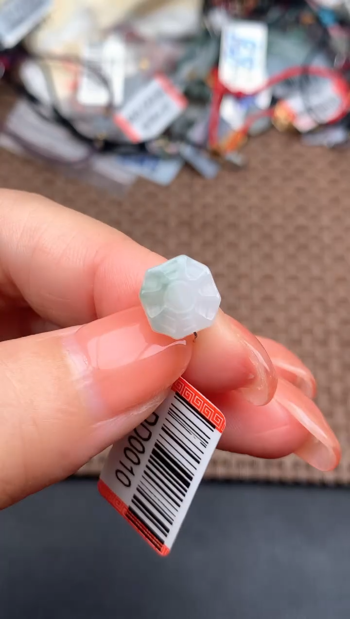 未镶嵌挂件翡翠1