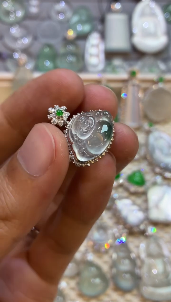 吊坠(不含链)18K金镶嵌翡翠佛公