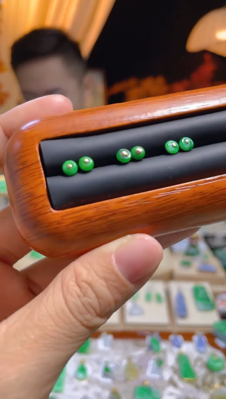 【闪购商品】翡翠颈饰18K金镶嵌多样性发货 发其一