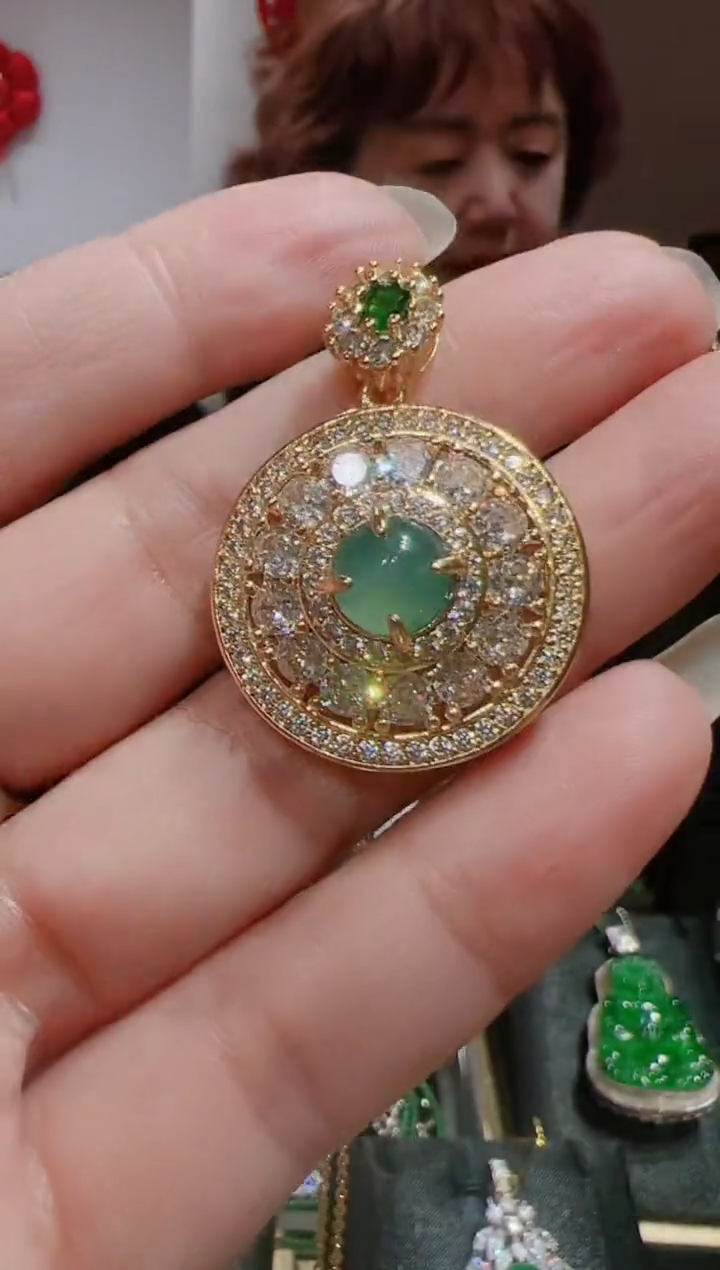 【闪购商品】翡翠颈饰未镶嵌202521290