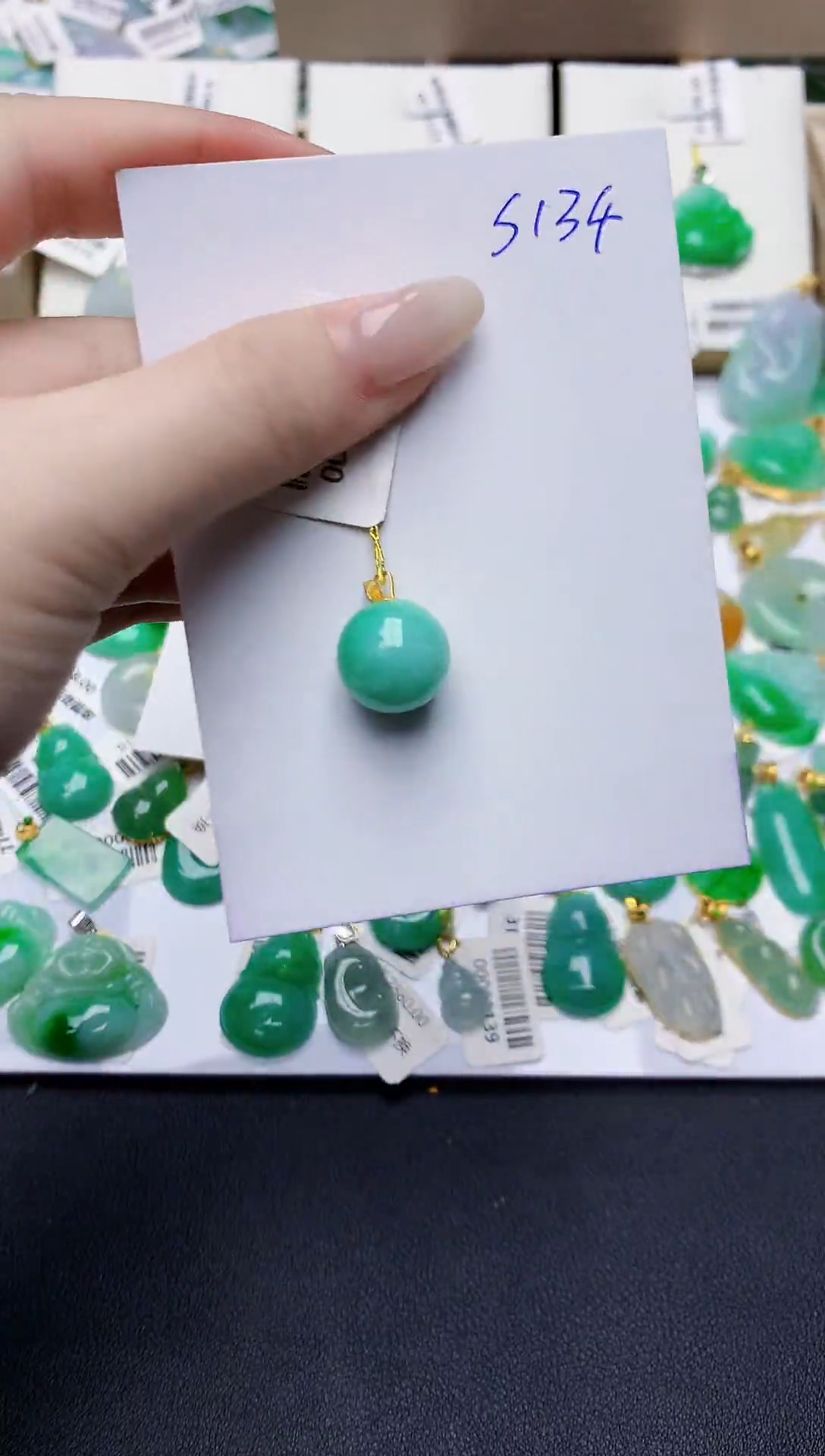 翡翠18K金镶嵌颈饰0000000000