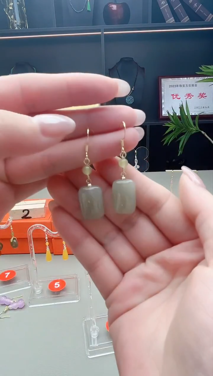 未镶嵌和田玉耳饰无事牌