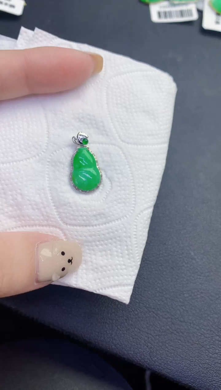 颈饰18K金镶嵌翡翠缅甸天然翡翠A货
