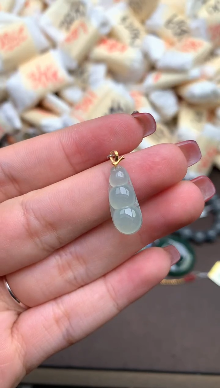 翡翠18K金镶嵌挂件—