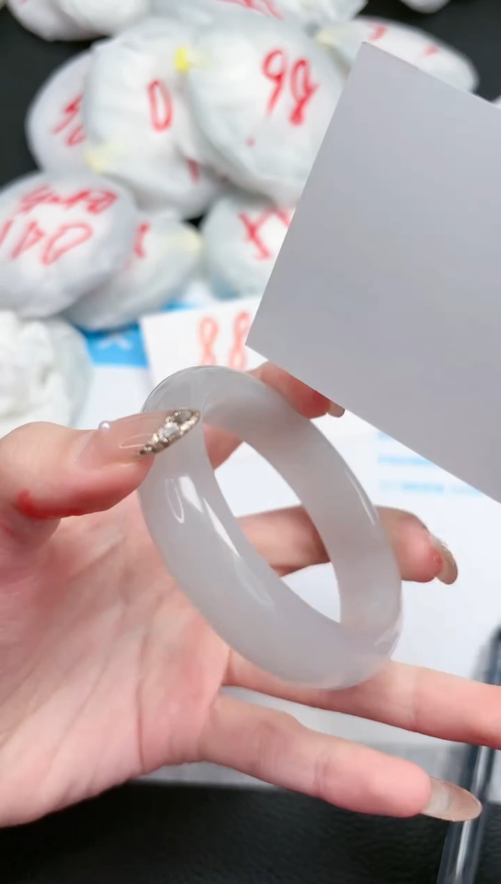 【闪购商品】石英质玉手镯未镶嵌182-55.7