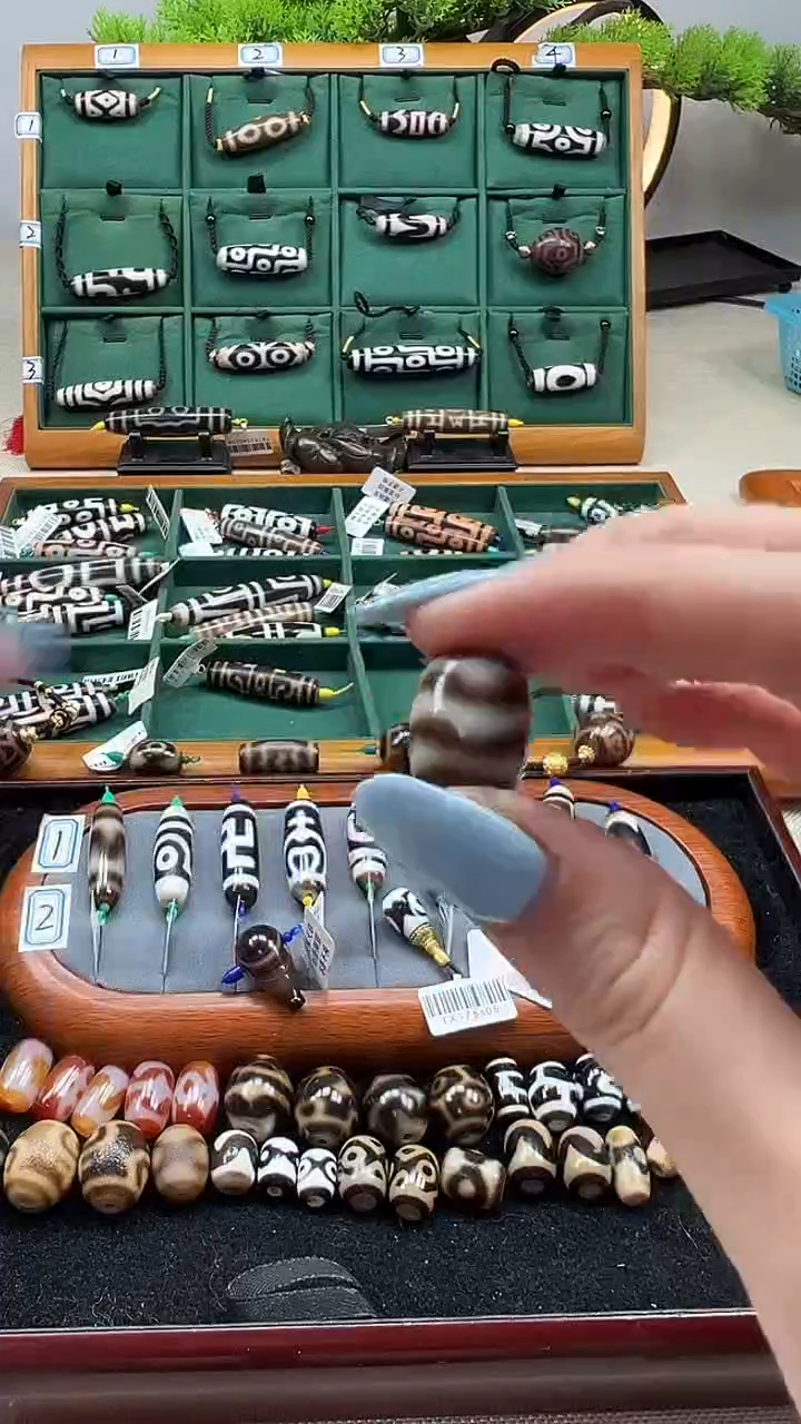 玛瑙/玉髓（覆膜）颈饰未镶嵌40（微瑕随机发货）