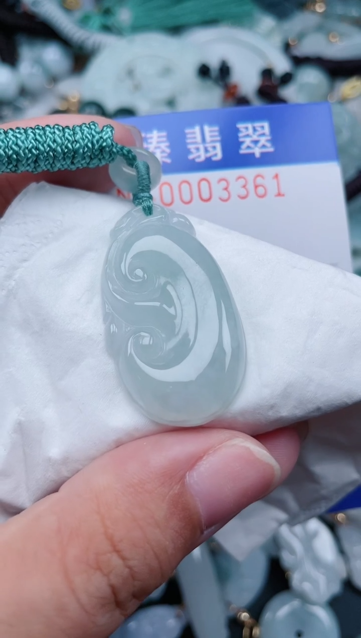 翡翠未镶嵌颈饰.0003361