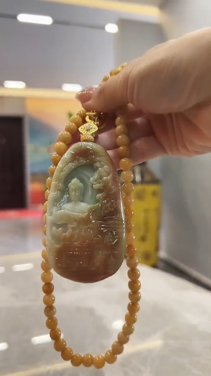 翡翠未镶嵌颈饰阿弥陀佛