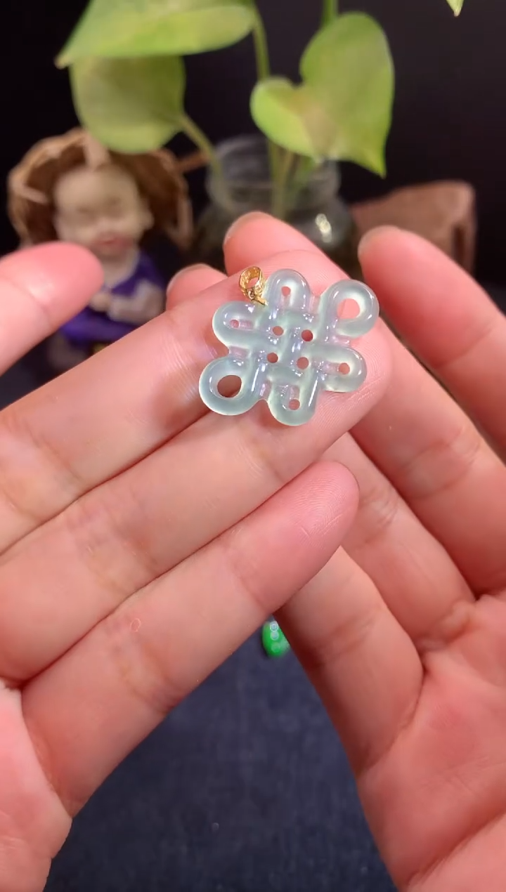 颈饰18K金镶嵌翡翠源头工厂天然翡翠A货，福利价