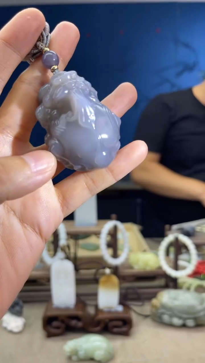 和田玉未镶嵌颈饰1