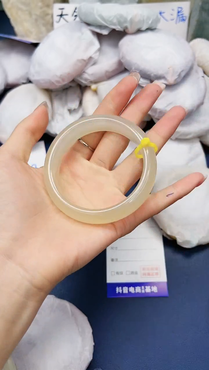 【闪购商品】石英质玉手镯未镶嵌231-财气镯57圈口