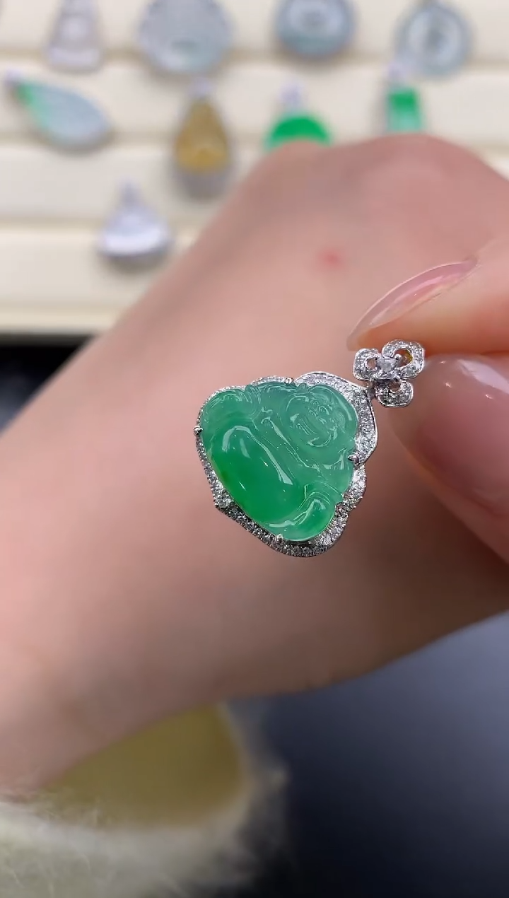 【闪购商品】翡翠颈饰18K金镶嵌D956     