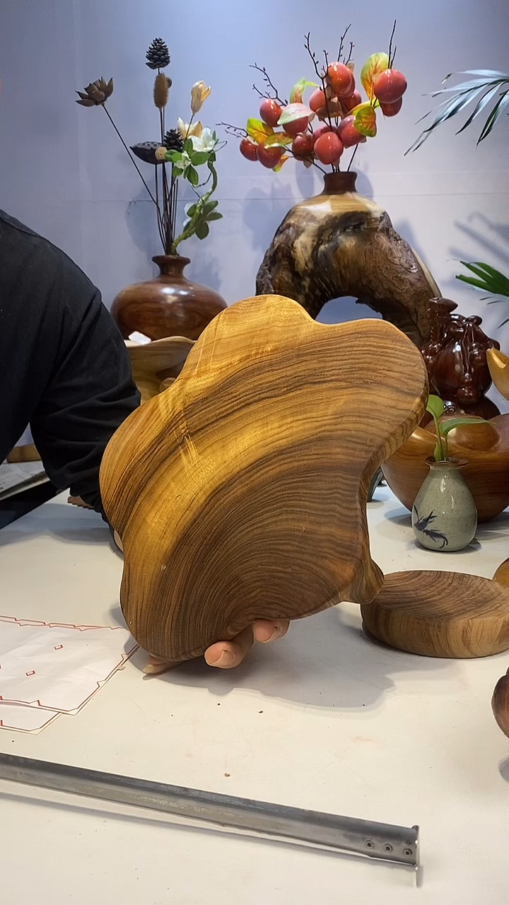 【闪购商品】香樟木A24四足梅花底座/尺寸26*25*4