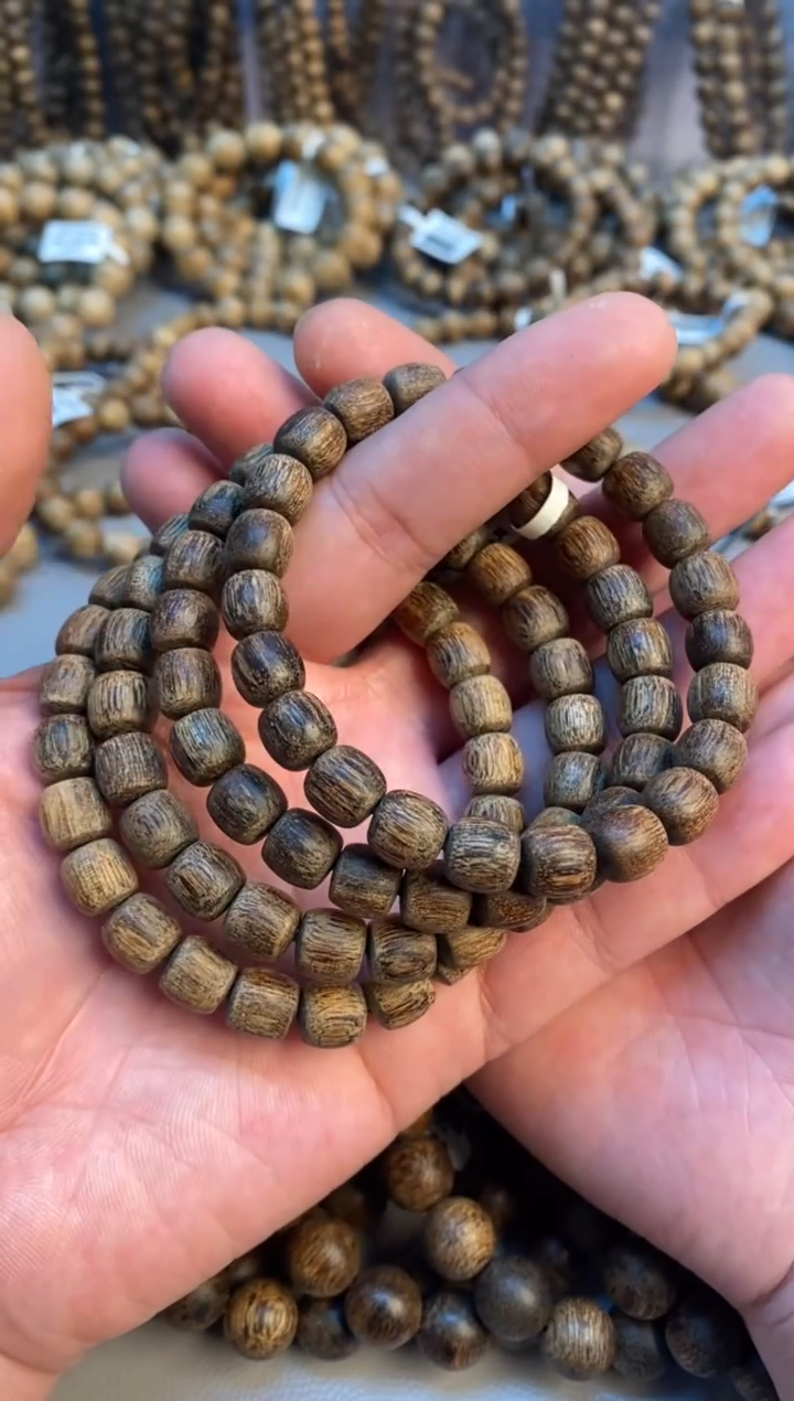 沉香手串 巴布亚老型单圈0.9多样性发其一