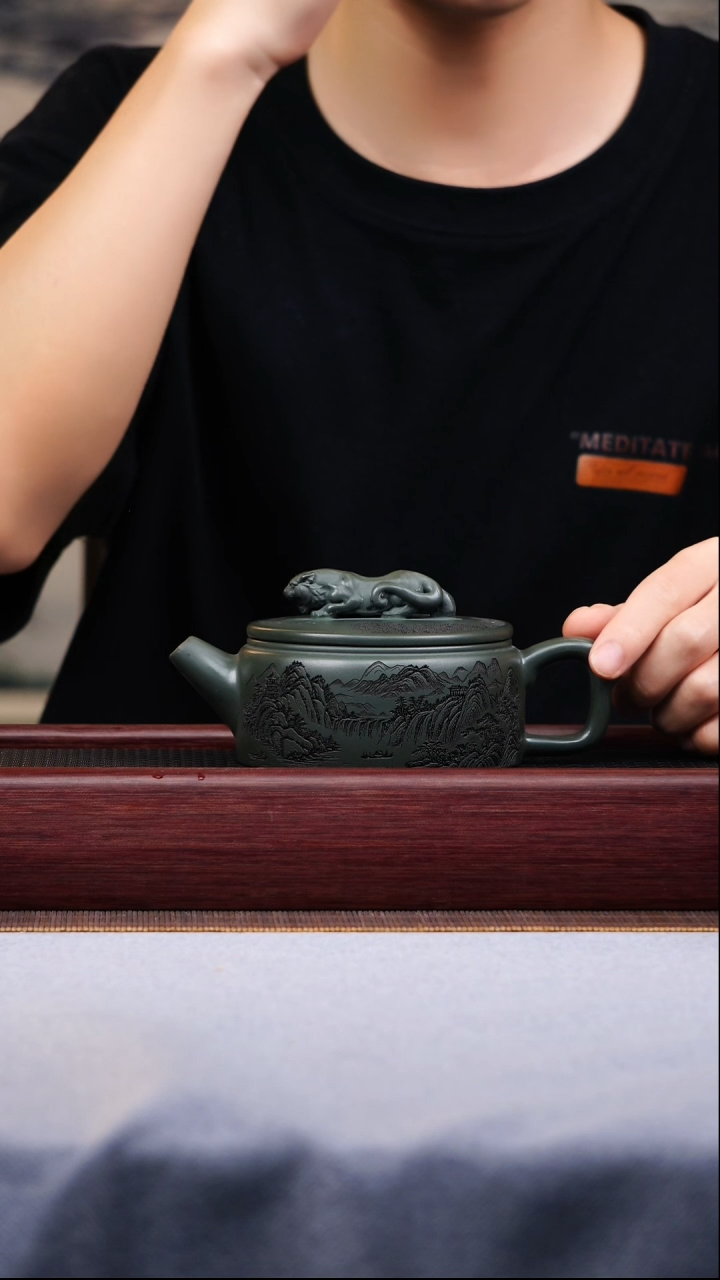 茶壶紫砂宜兴原矿紫砂作品  卧虎藏龙