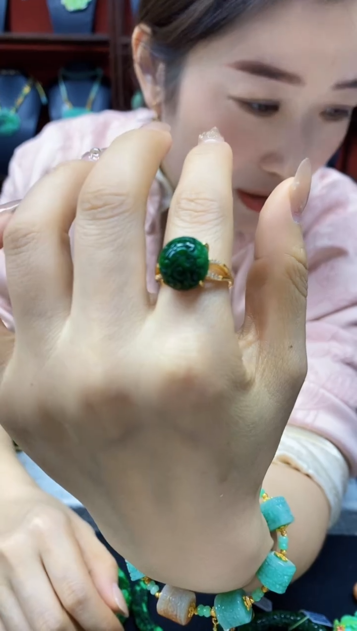 颈饰未镶嵌翡翠翡翠戒指