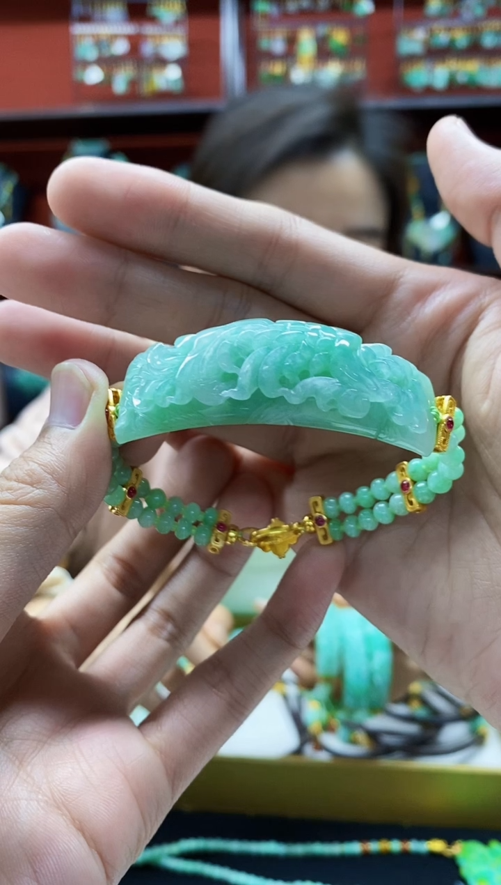 颈饰未镶嵌翡翠翡翠手牌