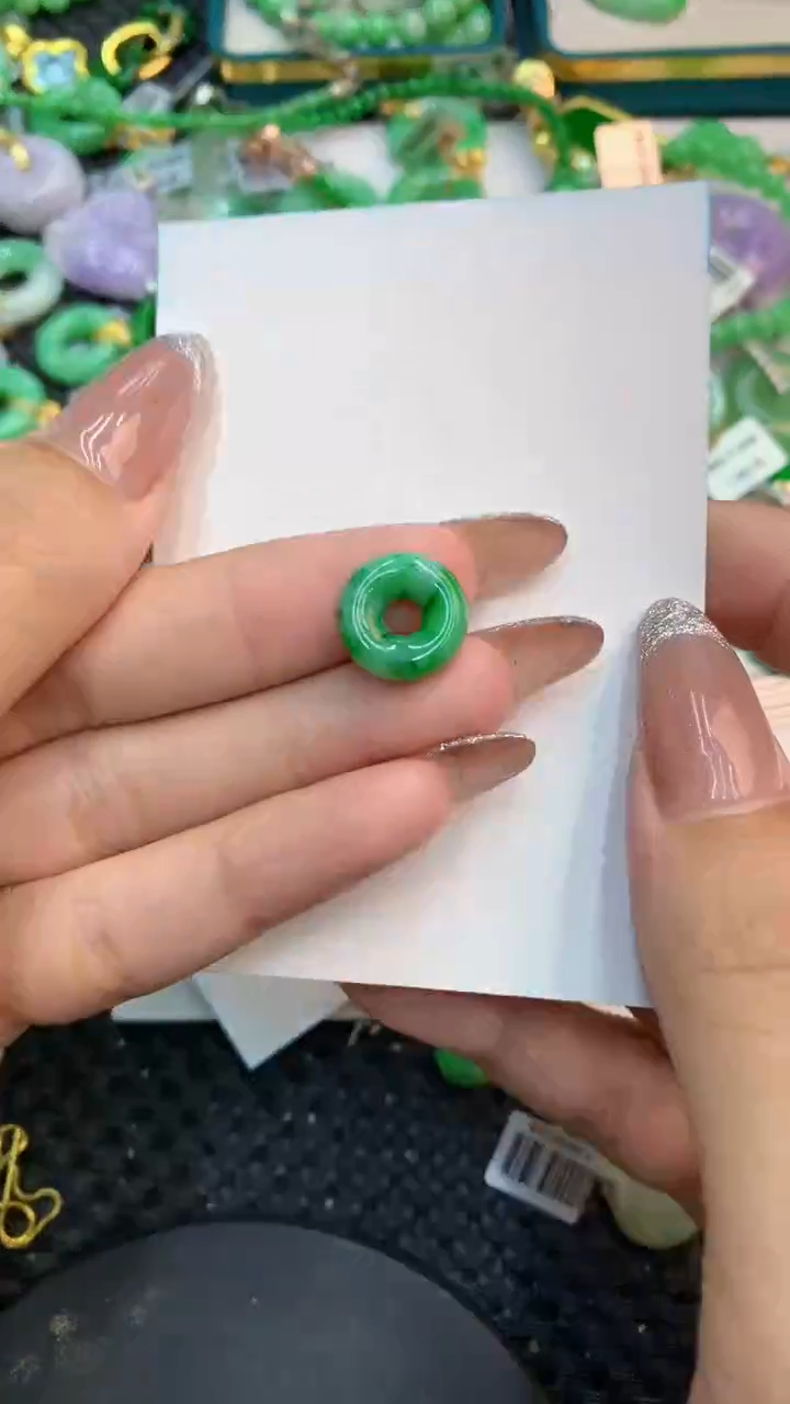 颈饰未镶嵌翡翠1