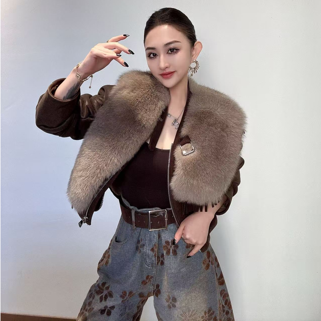 【女王优选】时尚冬季气质设计师皮毛一体海宁皮草外套8857