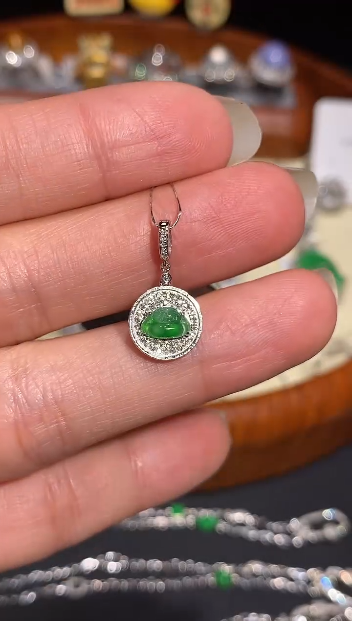 【闪购商品】翡翠吊坠(不含链)18K金镶嵌吊坠