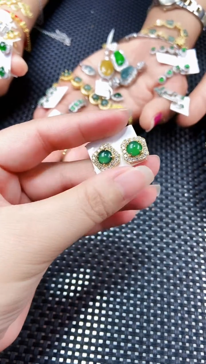【闪购商品】翡翠耳饰未镶嵌111111111