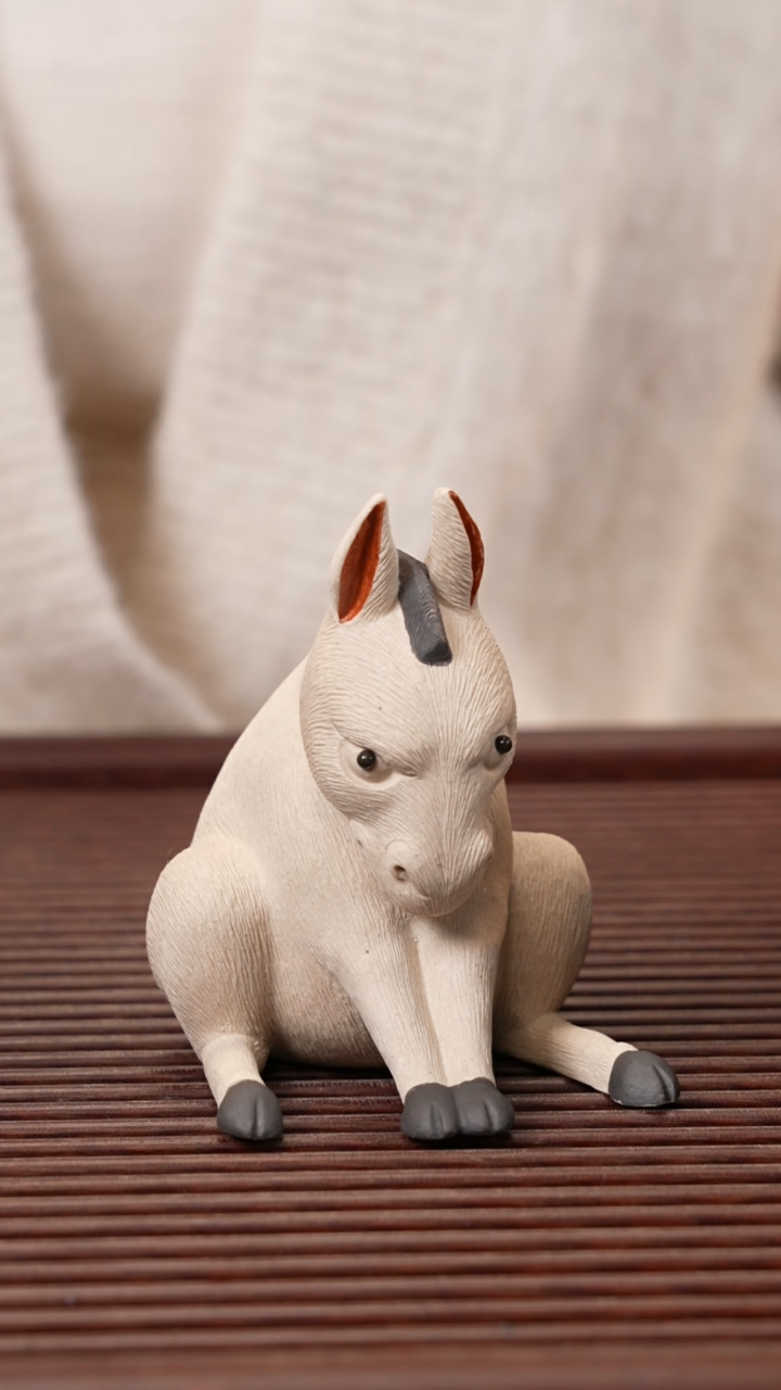 【闪购商品】紫砂茶宠白段犟驴