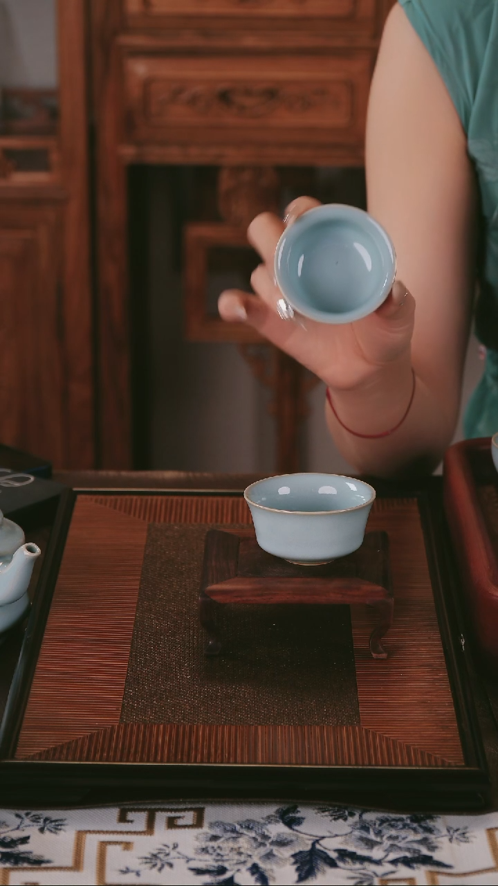 摆件诚轩汝瓷 压手杯平底微瑕随机发