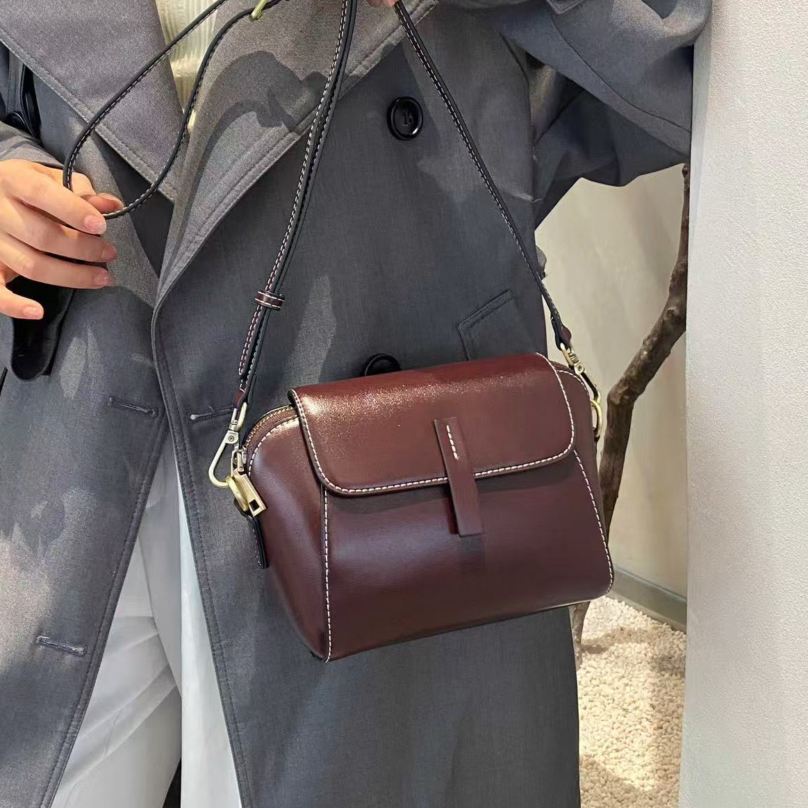 真皮斜挎包女植鞣牛皮百搭包包新款斜跨小包3337