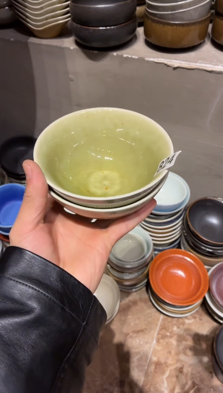 瓷片侨***娟824微瑕枣花小碗2个