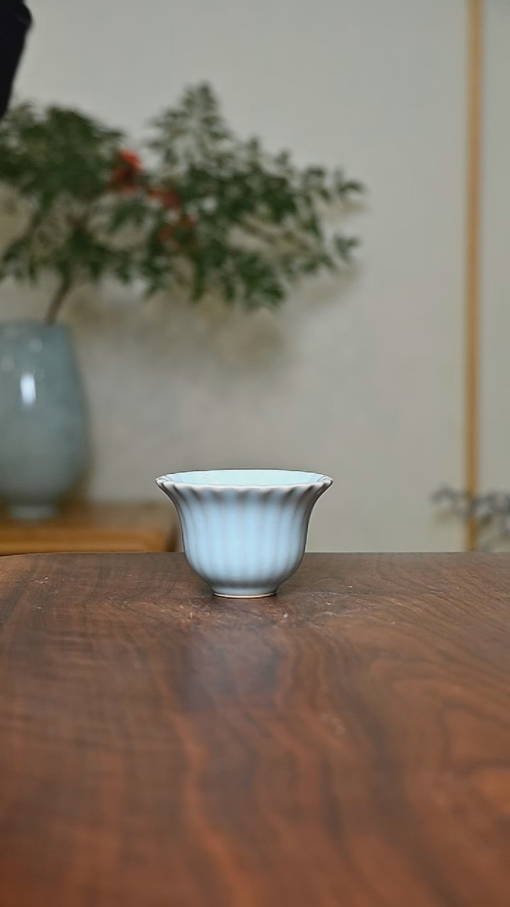 青隽杯 天青 微瑕 朱家汝窑款