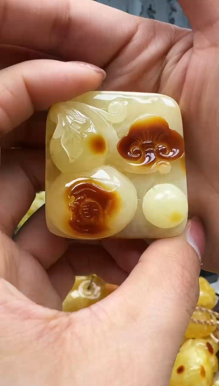 【闪购商品】琥珀裸石未镶嵌挂坠