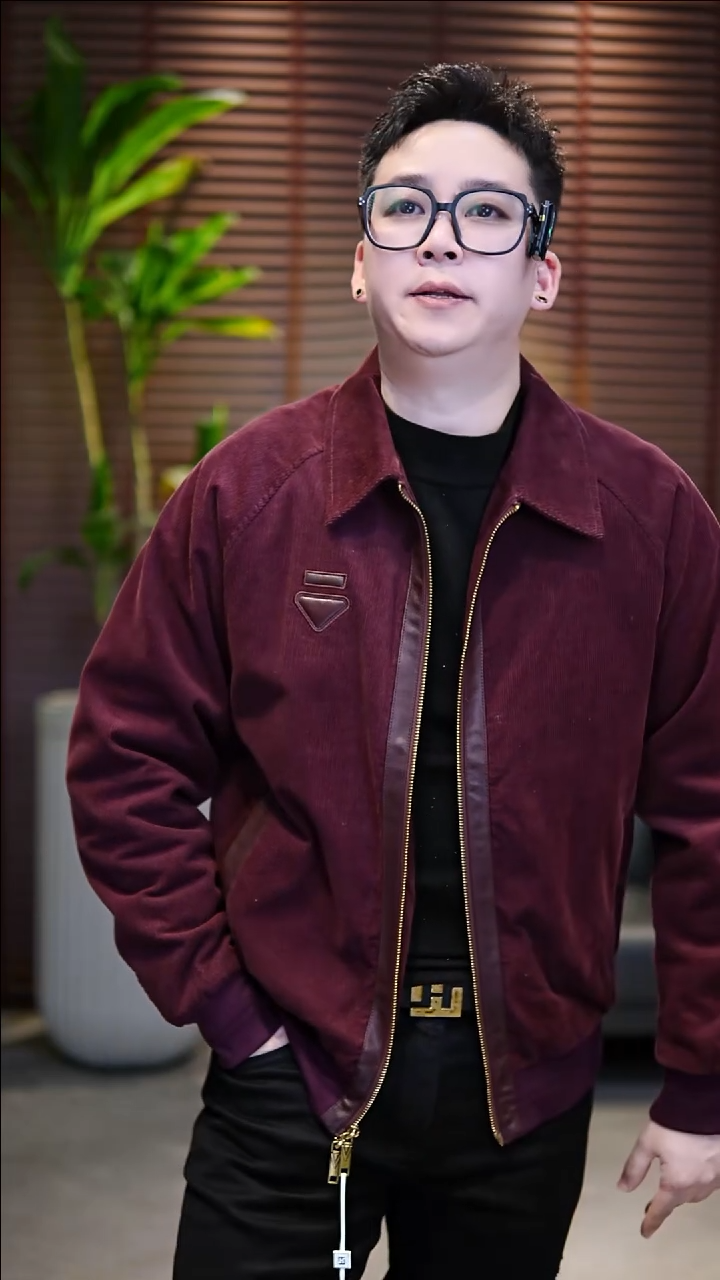 向50 码羊皮拼接鹅绒夹克