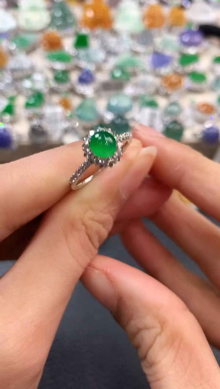 【闪购商品】翡翠戒指18K金镶嵌m50   