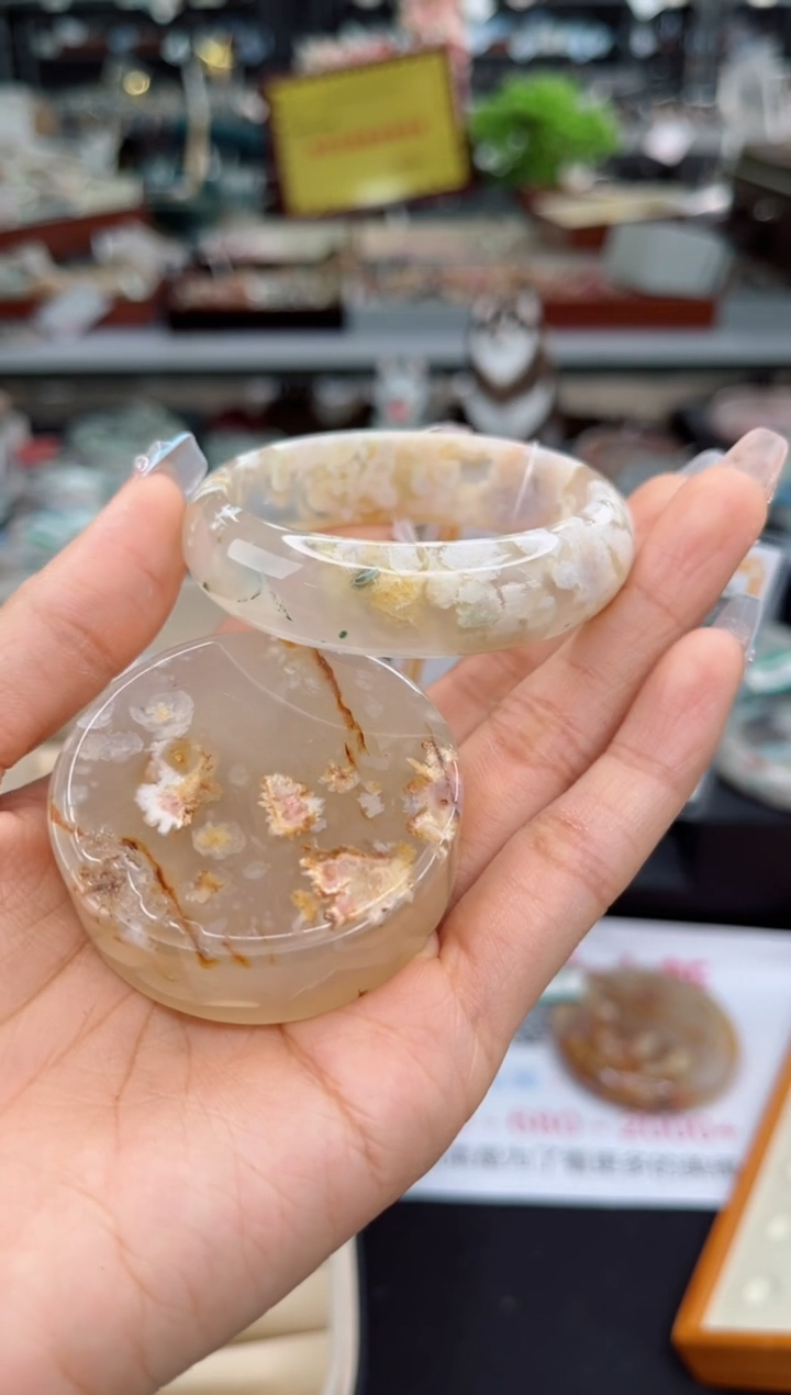 【闪购商品】石英质玉手镯未镶嵌50圈口（赠品镯心）6821000