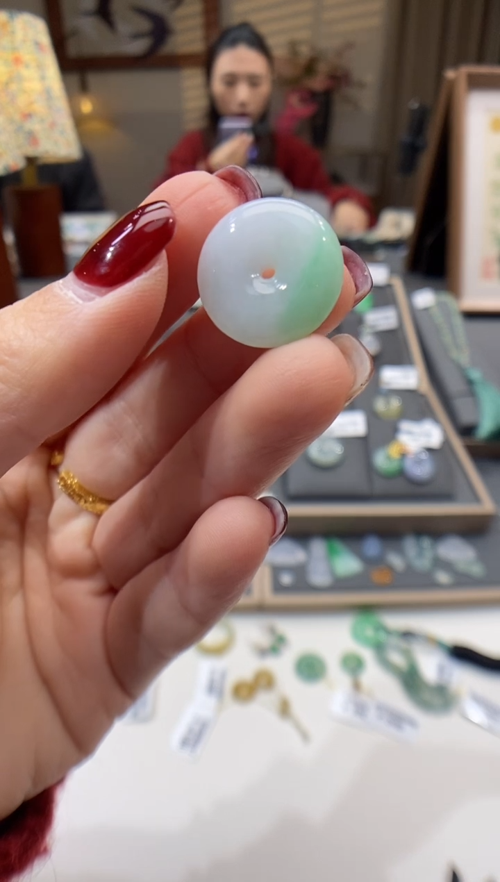 【闪购商品】翡翠颈饰未镶嵌平安扣