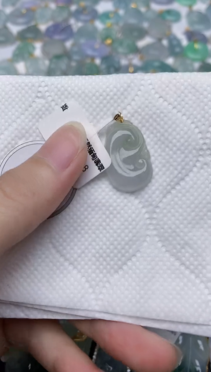 翡翠18K金镶嵌颈饰天然A货翡翠