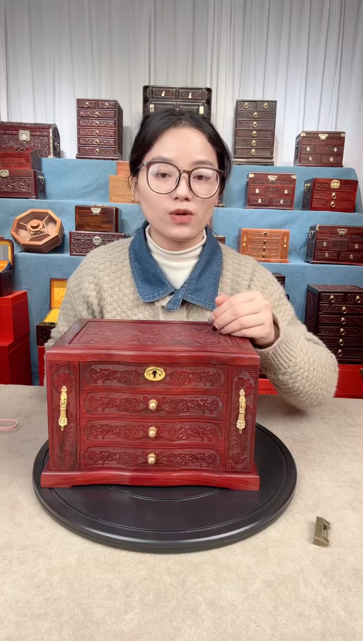紫檀木类成套家具荷塘月色