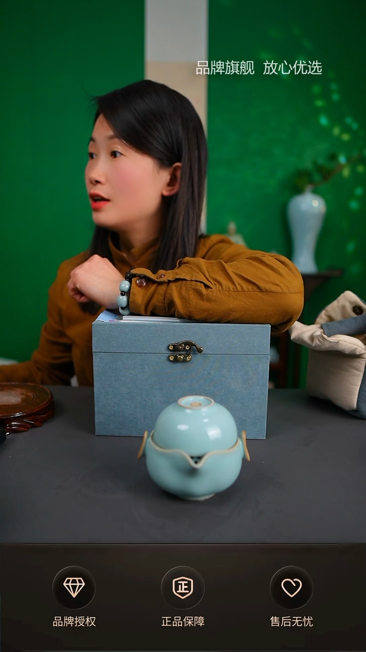 【闪购商品】一级玉松天青笑口敞口手抓壶