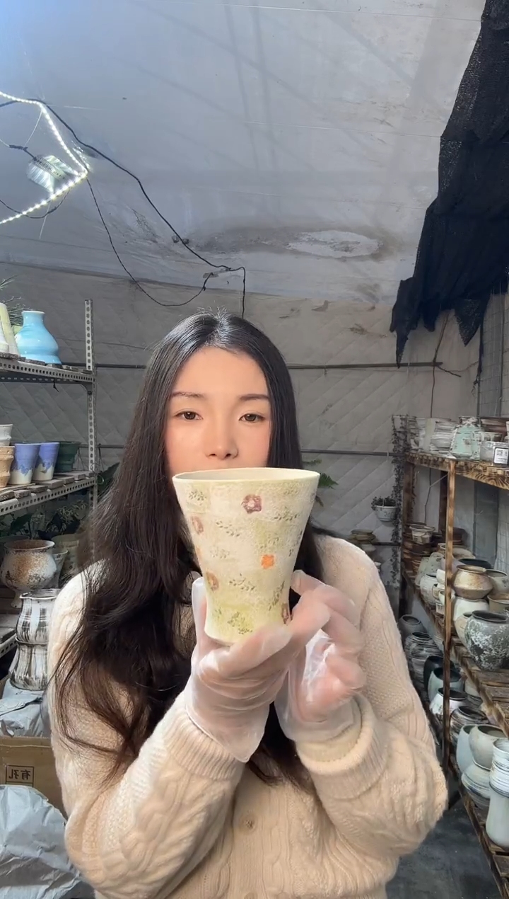 以实际为准编号 153  景德镇手工手绘花盆