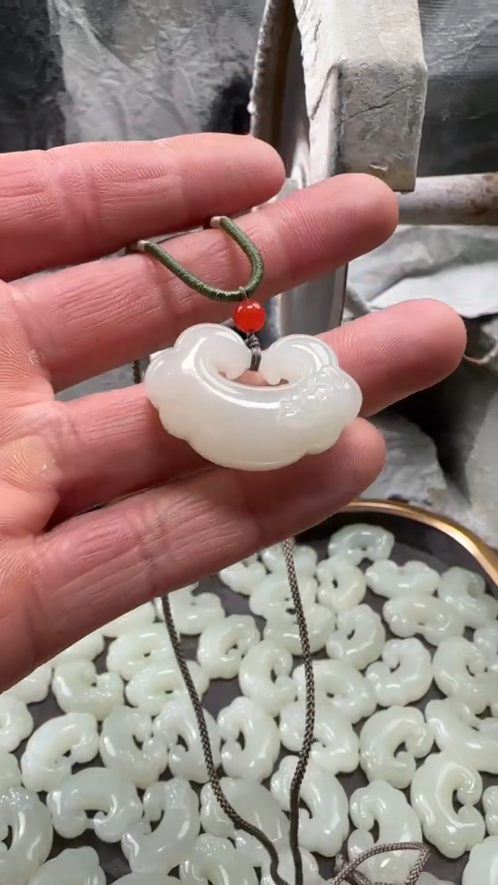 颈饰未镶嵌和田玉吊坠多样性拍一发一件