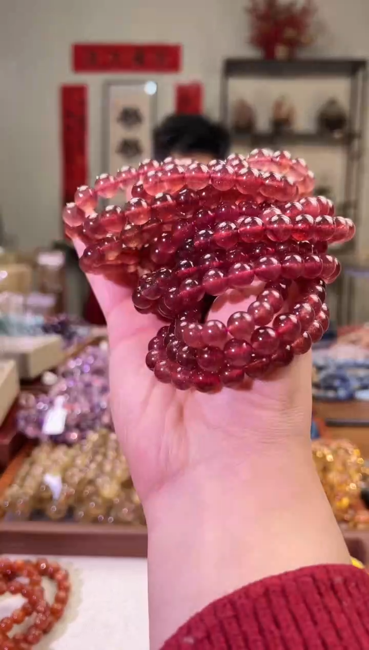 【闪购商品】石英质玉手串未镶嵌9+mm鸽血红草莓晶（多样性发其一）