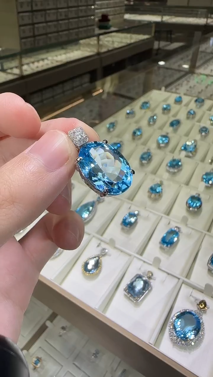 颈饰银S925镶嵌托帕石13*18mm妖姬蓝吊坠